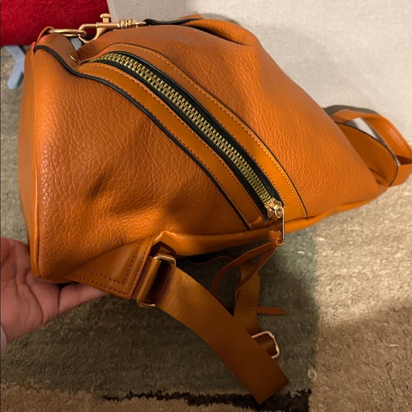 Unique Zipper Backpack 🎒 - Picture 5 of 9